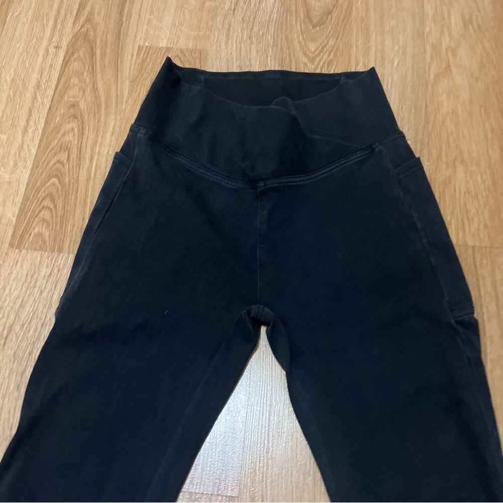 NEW Halara FlexCrossover Pocket Washed Denim Work Leggings Medium Black - Picture 8 of 14